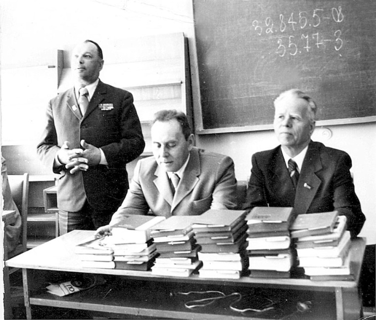 Журналист, писатель, драматург