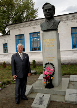 15 лет с именем Виктора Муравленко