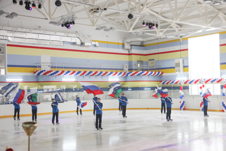 Ледовая арена в подарок