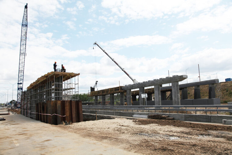 «А по берегам Туры тянутся мосты, мосты...»