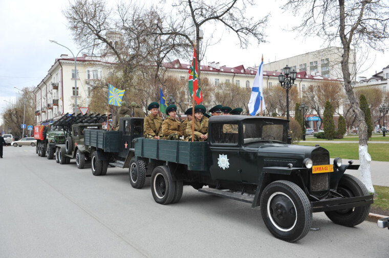 «Нам дороги эти позабыть нельзя!»