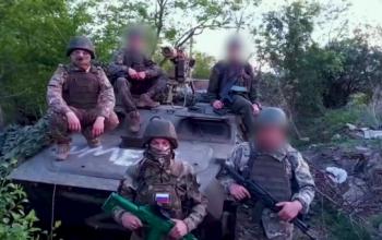 Артиллеристы из зоны СВО поздравили тюменских ветеранов с Днем Победы