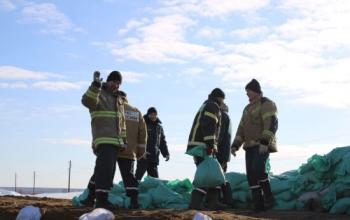 На время паводка в Тюменской области работают дополнительные посты пожарной службы