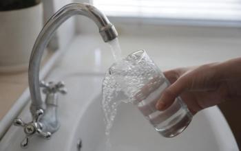 Специалисты тюменского Роспотребнадзора проверили на безопасность более трех тысяч проб воды 